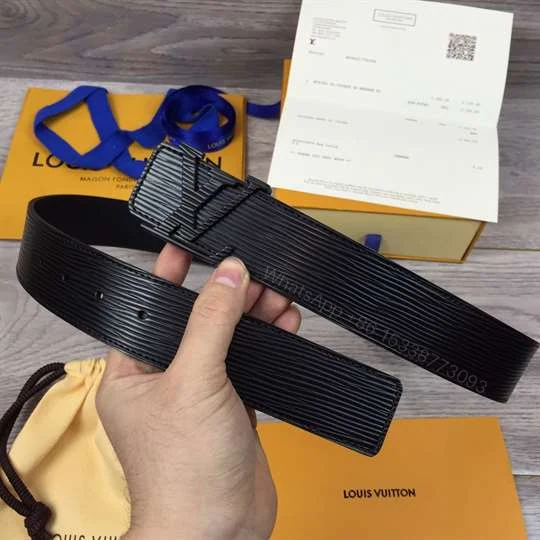 View 5 of LOUIS VUITTON LV INITIALES 40MM EPI LEATHER – B156