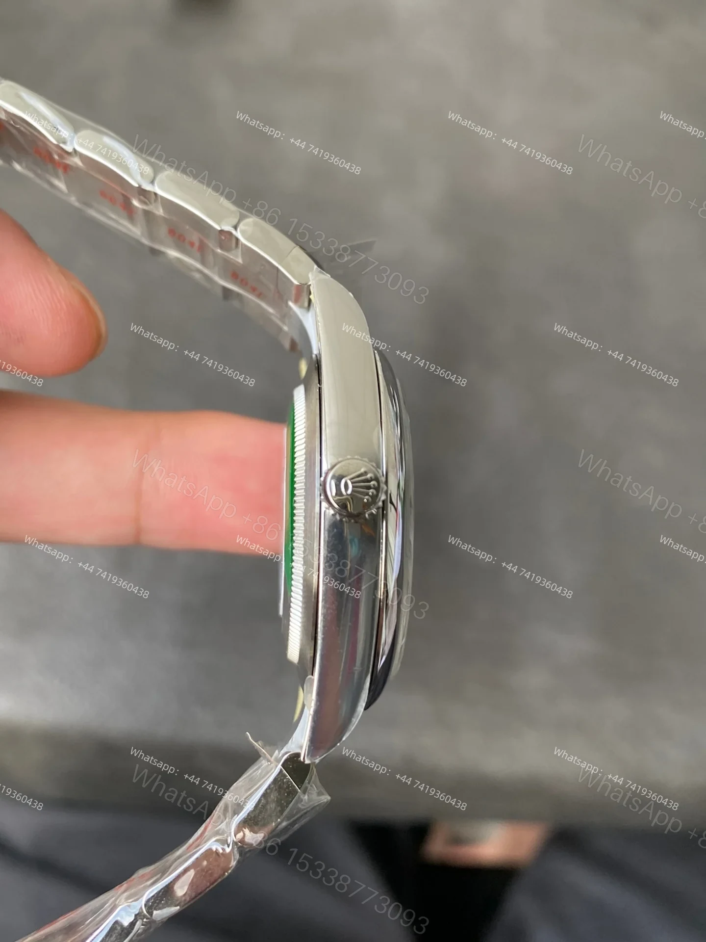 View 7 of Rolex Super Clone Oyster Perpetual M124300-0001 Silver Dial 41MM 3230 Movement