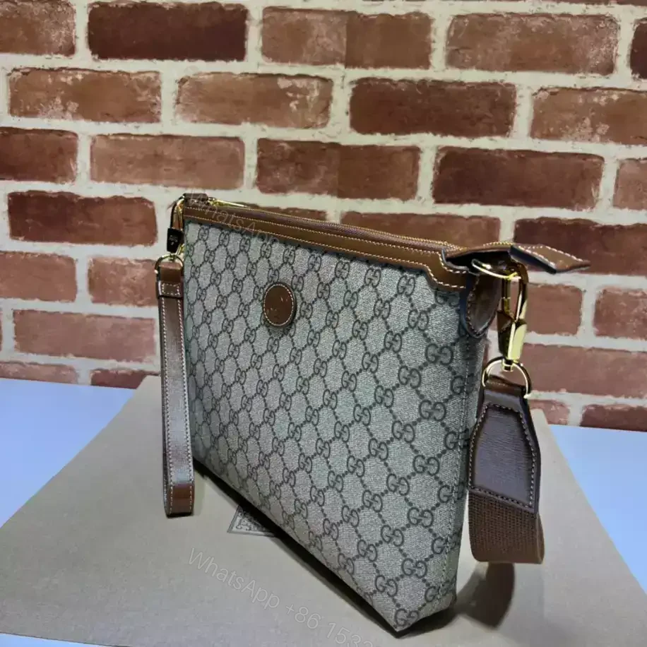 View 7 of MESSENGER BAG WITH INTERLOCKING G – GBC062