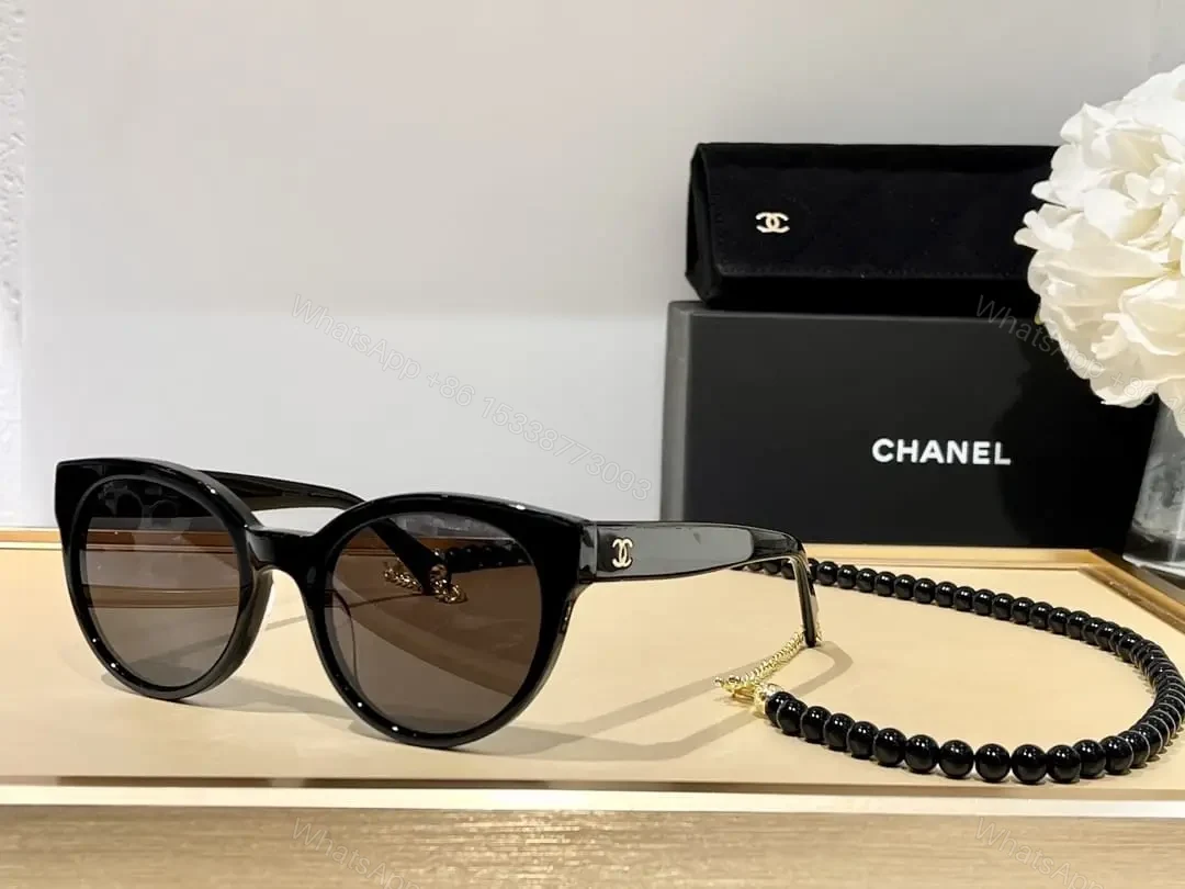 CHANEL — view 1