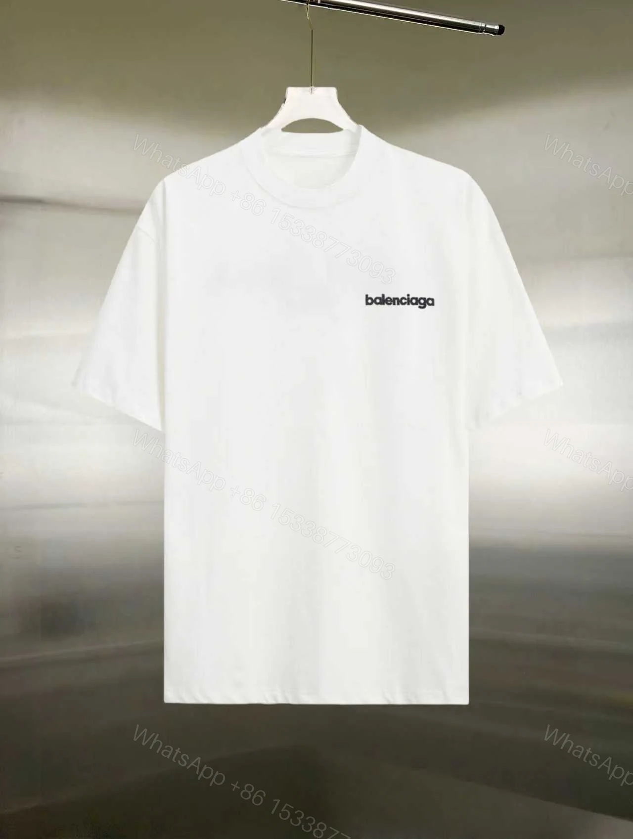 Balenciaga 原單男士白色LOGO短袖T恤 綠黑撞色設計簡潔百搭 — view 1