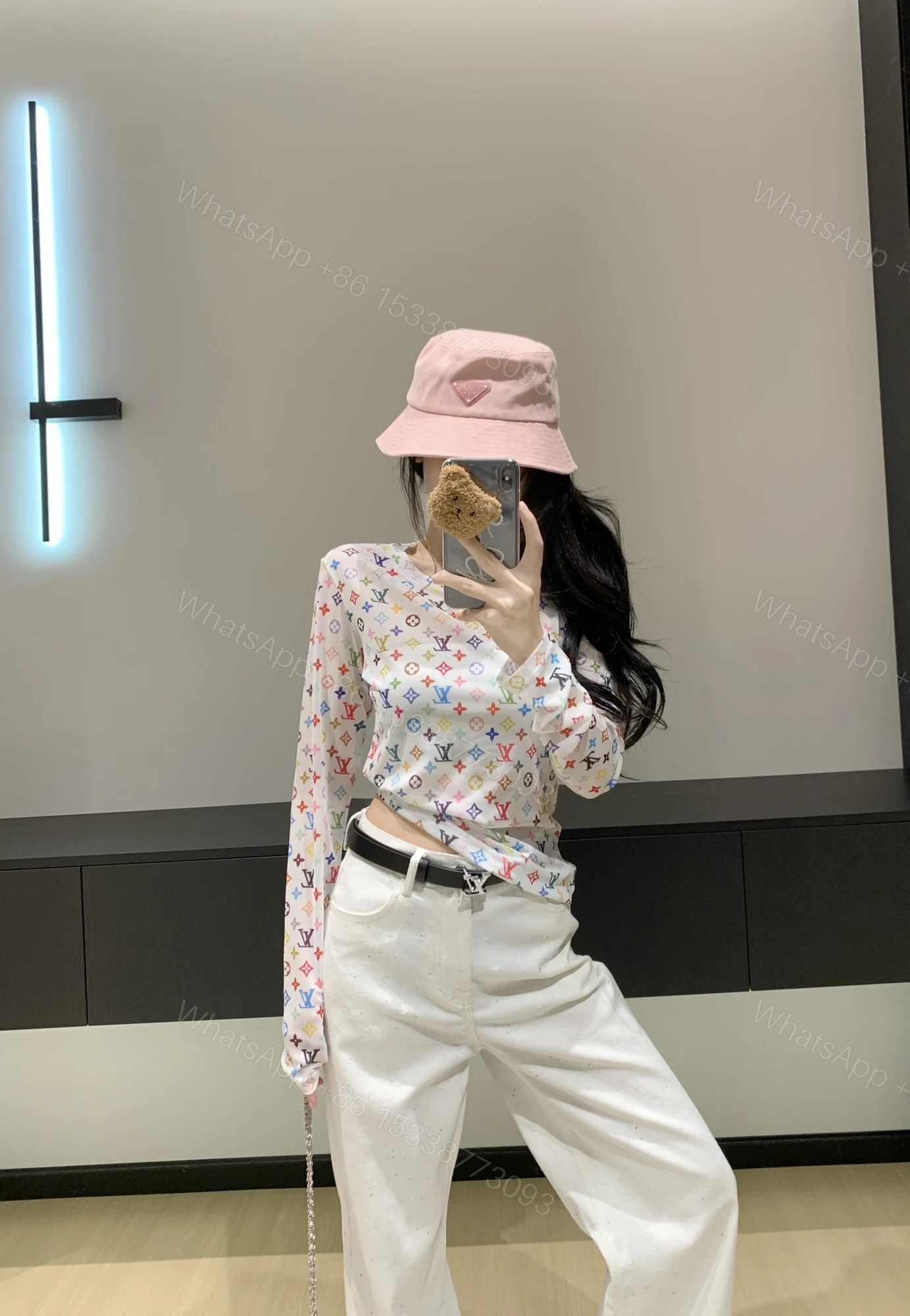 LV 精品仿製女士長袖上衣白色透視彩色Logo時尚修身款 — view 1