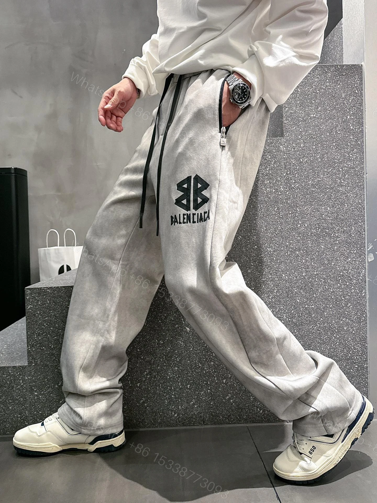 Balenciaga 一比一運動長褲 男款灰色字母印花寬鬆休閒褲 — view 1