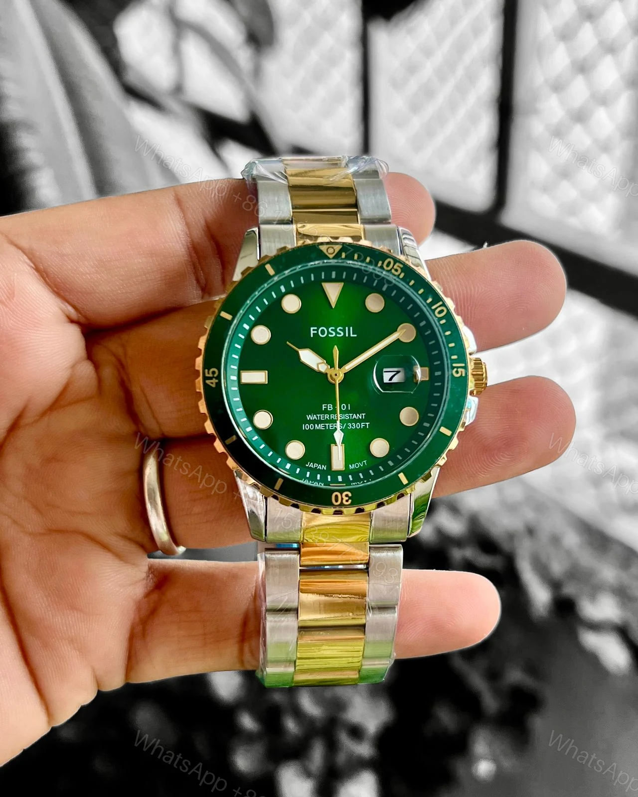FIRST COPY FOSSIL MEN’S SILVER-TONED ANALOGUE WATCH — view 1
