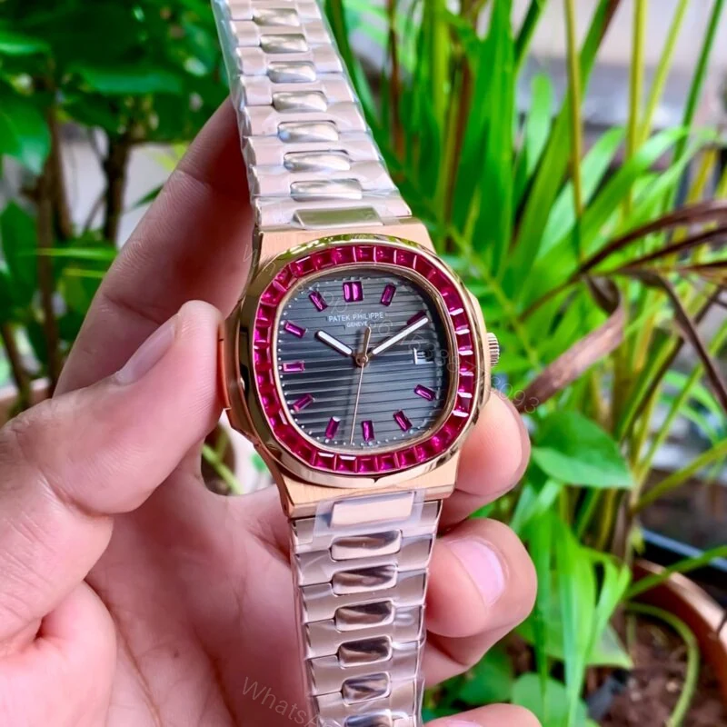 Patek Philippe Nautilus 5711 Grey Diamond 40mm Automatic — view 1