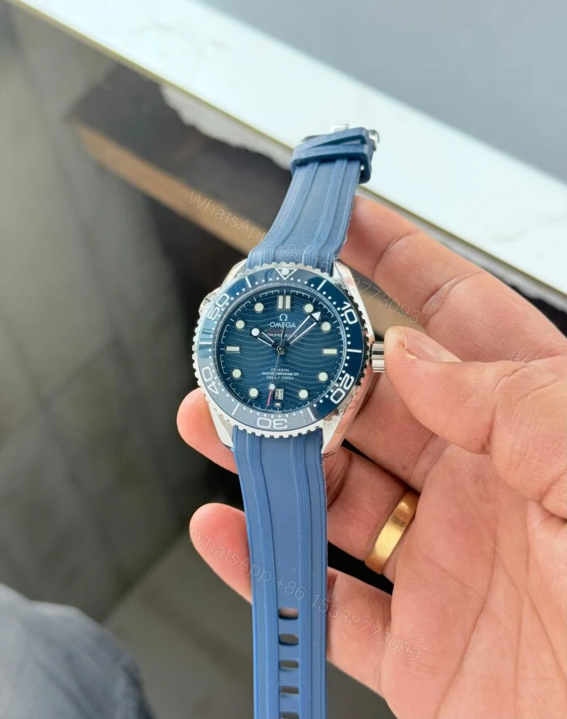 Omega Seamaster Diver 300M Blue Dial Automatic 40mm — view 1