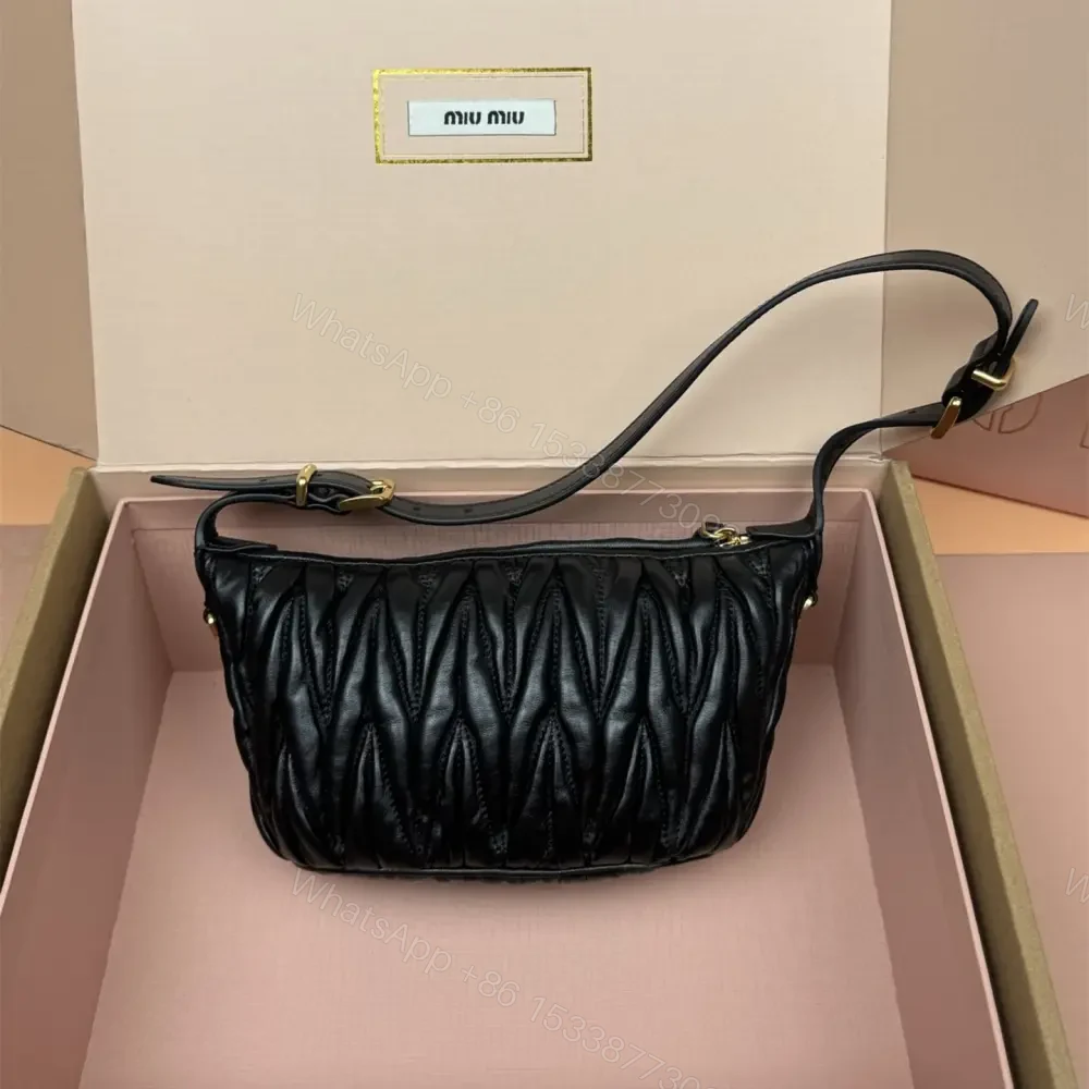 View 2 of 高仿miumiu*5BP100小牛皮元寶手袋黑色免檢版