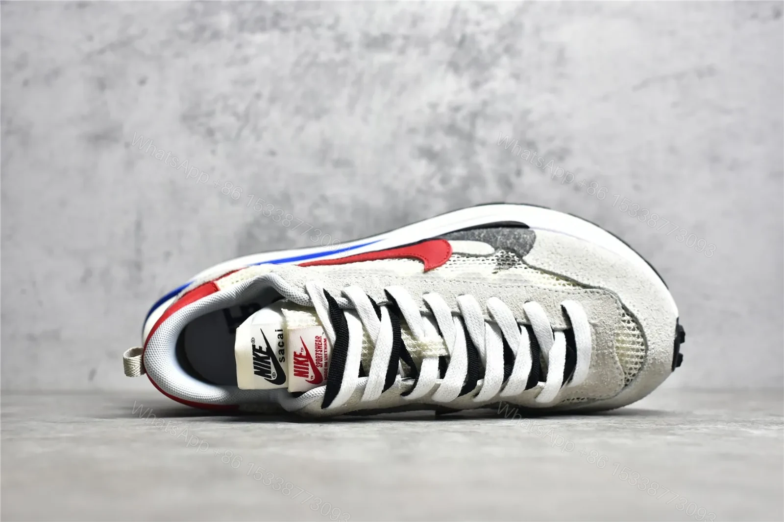 View 6 of Sacai × Nike VaporWaffle “Royal Fuchsia” Reps
