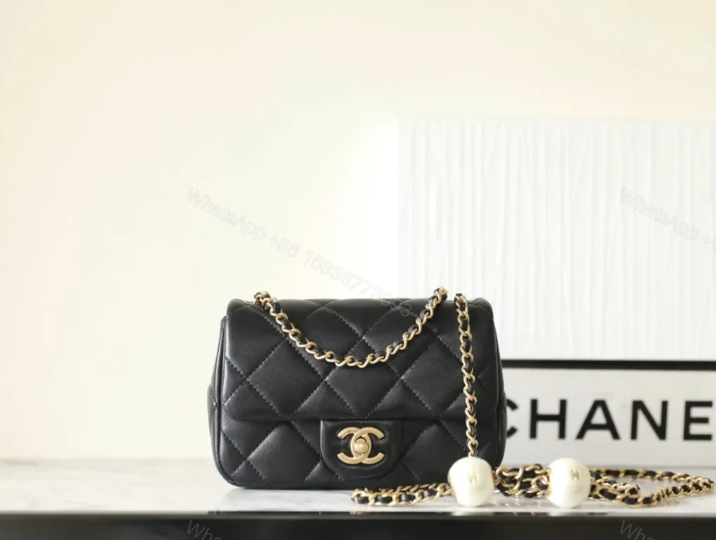 View 6 of Chic Quilted Chain Bag: Timeless Luxury for All-Day Style