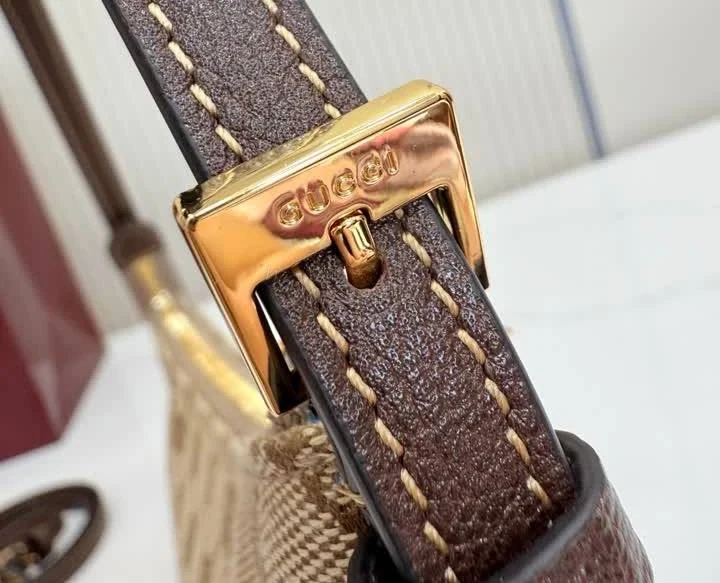 View 9 of Mirror 1:1 Gucci Lady Lunetta Small Shoulder Bag WB5650