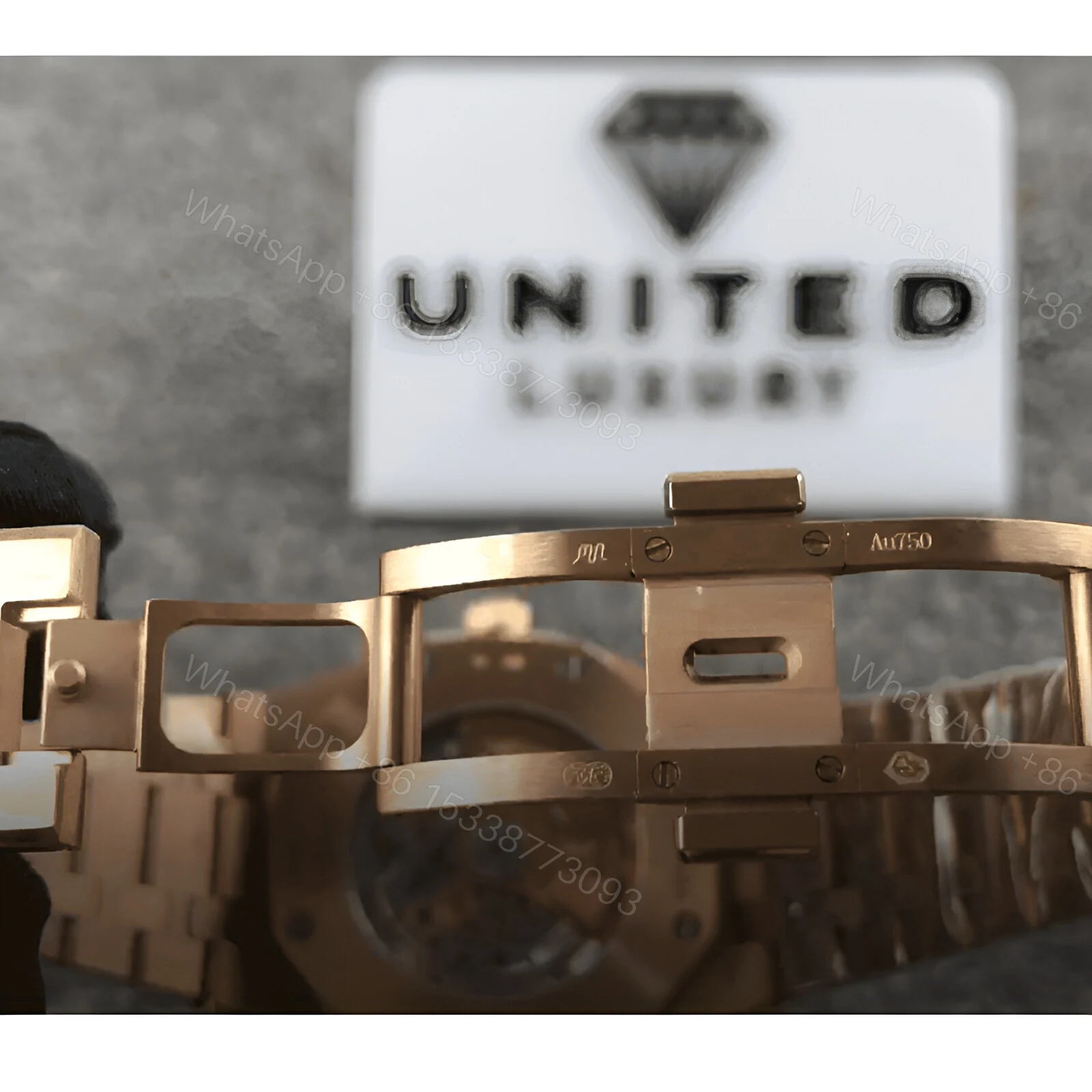 View 6 of Audemars Piguet Royal Oak 15400OR.OO.1220OR.02 Replica