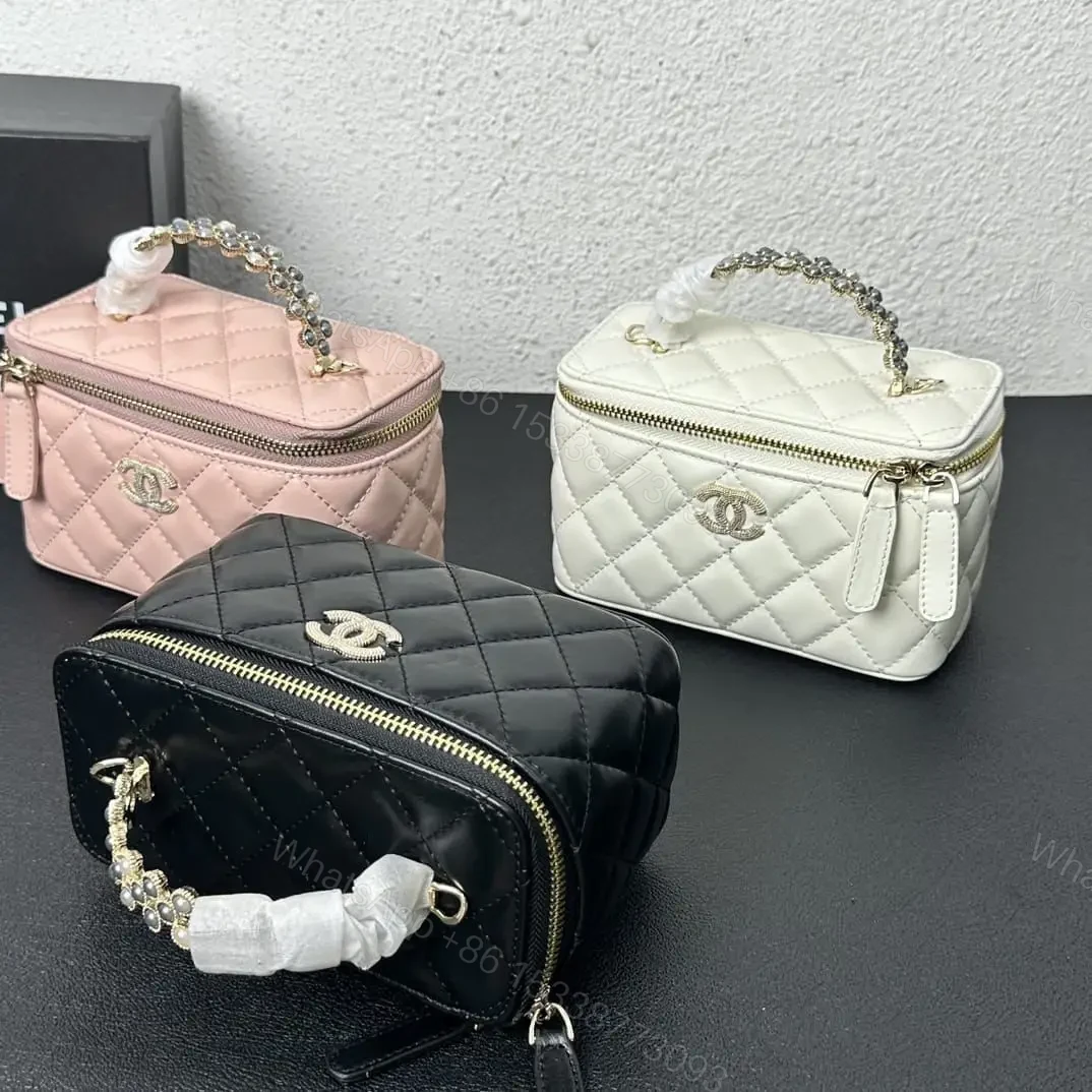 CHANEL — view 1