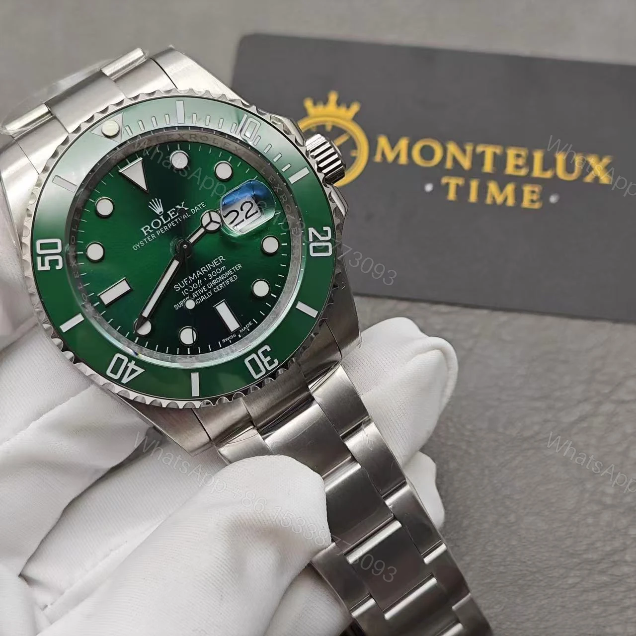 View 3 of TOP Replica Rolex Submariner Green Dial Hulk