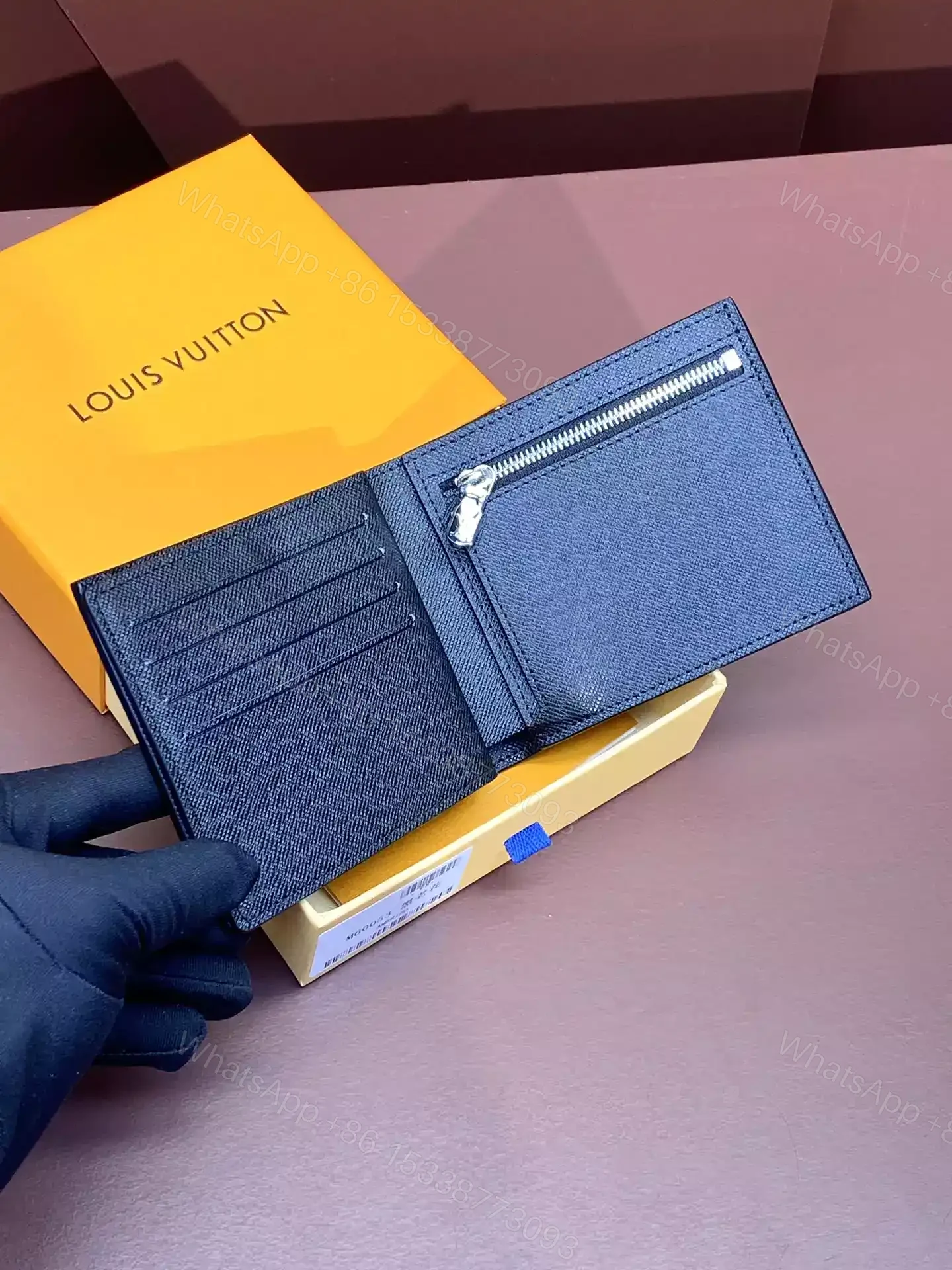 View 5 of LV AMERIGO WALLET TAIGA LEATHER – RRG095