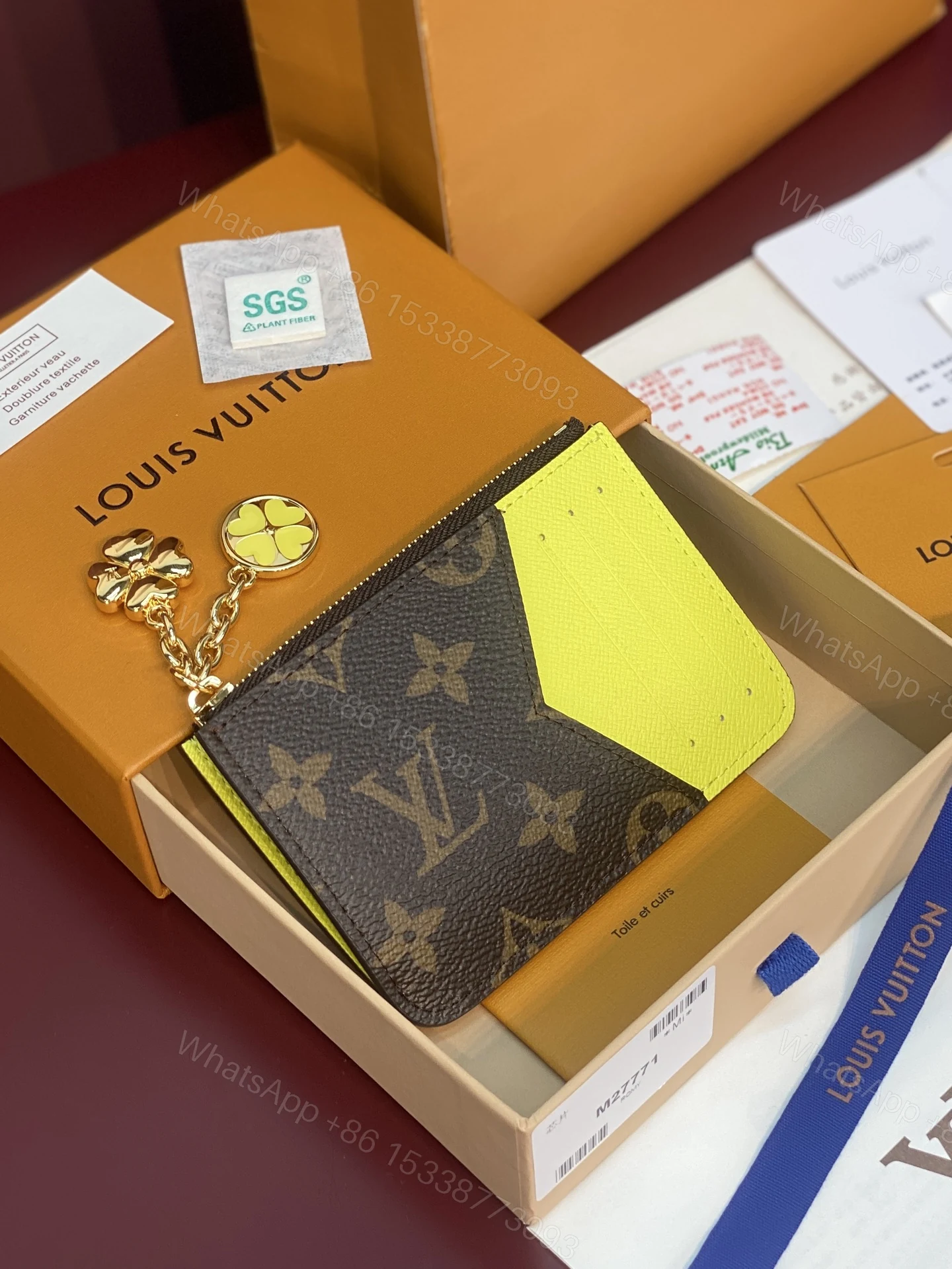LV 高仿 Monogram 拉鍊零錢包 四葉草吊飾款 女用卡包收納包 — view 1