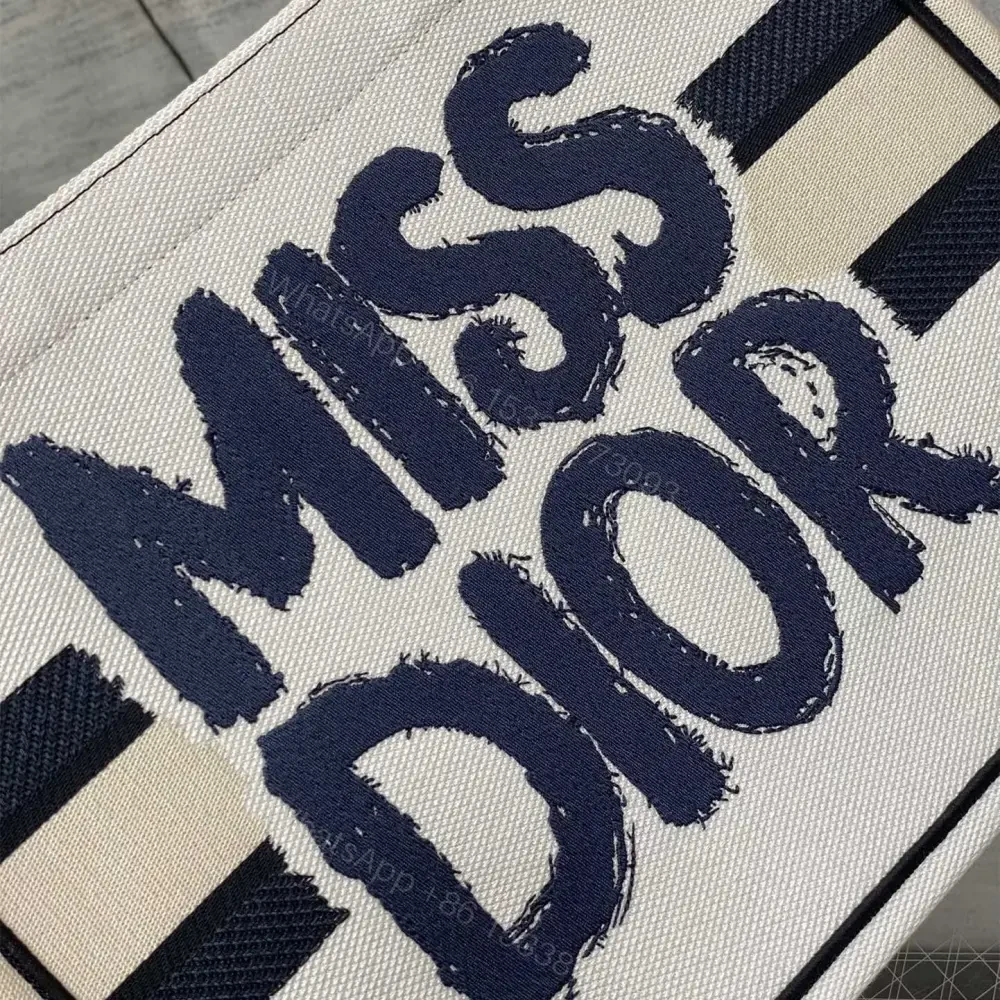 View 6 of 高仿Dior*BookTote系列M129M19D購物袋Miss白色中號免檢版