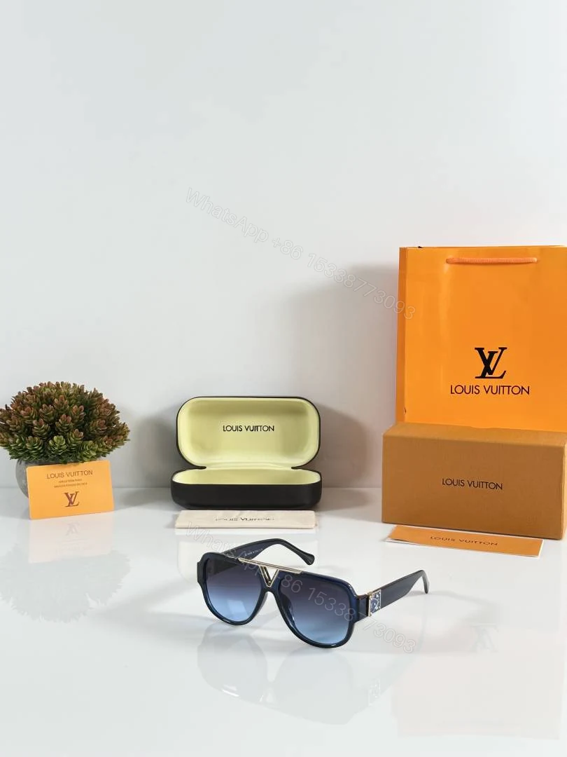 First Copy Louis Vuitton 105 Blue Sunglasses — view 1