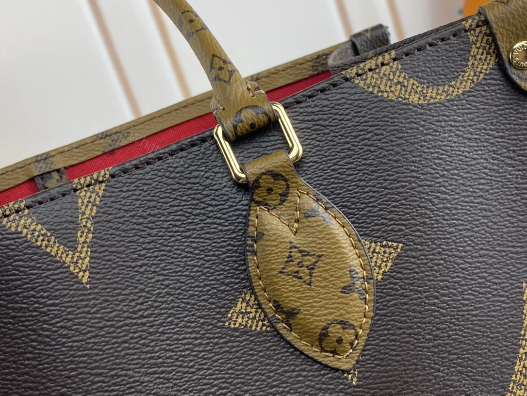 View 2 of LOUIS VUITTON Onthego MM