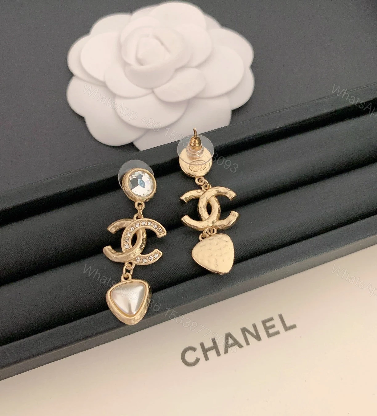 View 4 of EN – Lux Earring Chanel 033