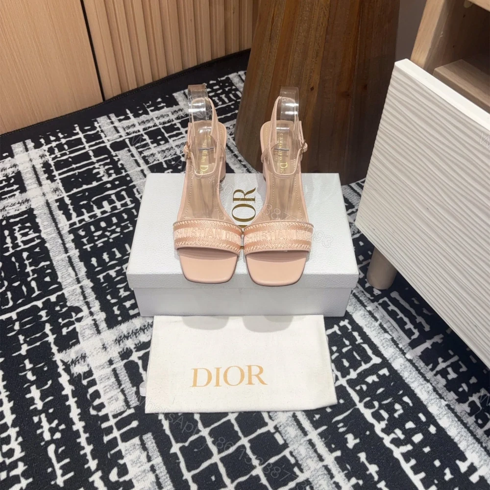 高仿Dior*Dway系列KDQ895一字高跟刺繡涼鞋裸色免檢版 — view 1