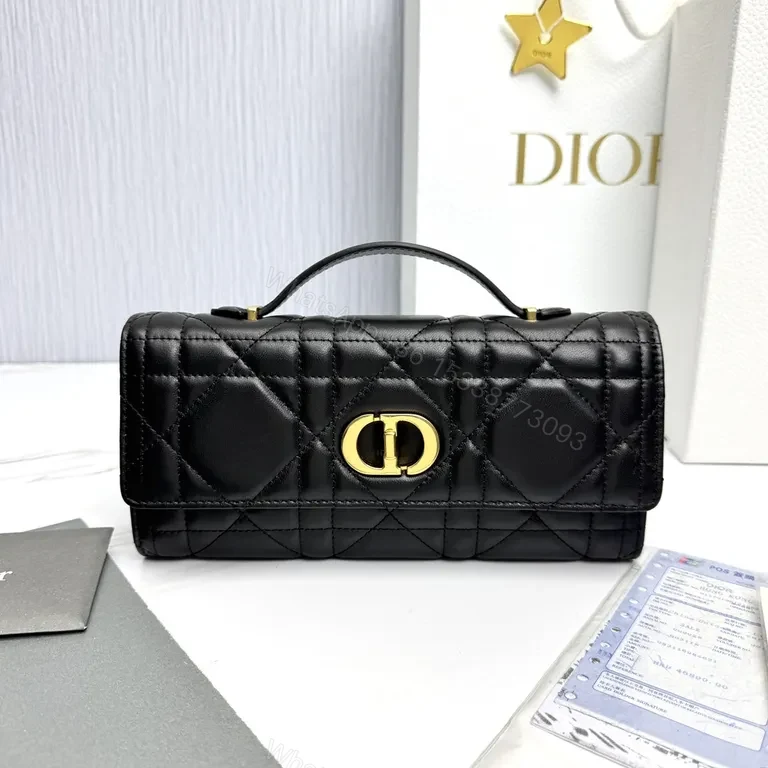 Chic Quilted Leather Bag with Gold Hardware â€“ Luxe Clutch — view 1