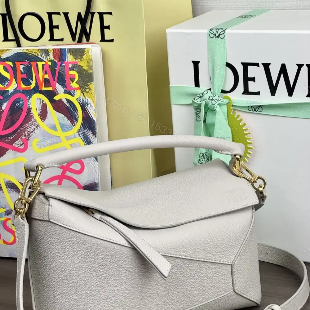 View 5 of 高仿Loewe*Puzzle系列1769單肩包小牛皮白色小號免檢版