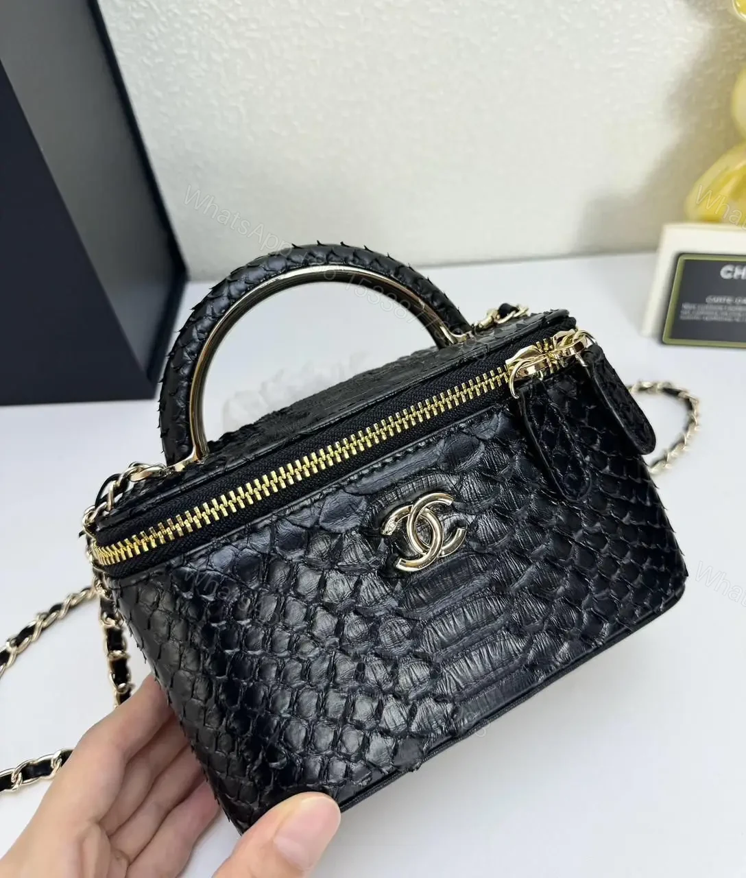 CHANEL — view 1