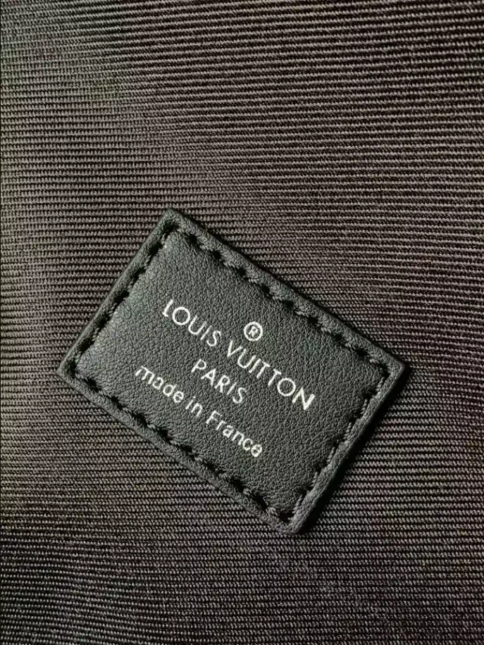 View 5 of LOUIS VUITTON DISCOVERY BACKPACK – LBV381