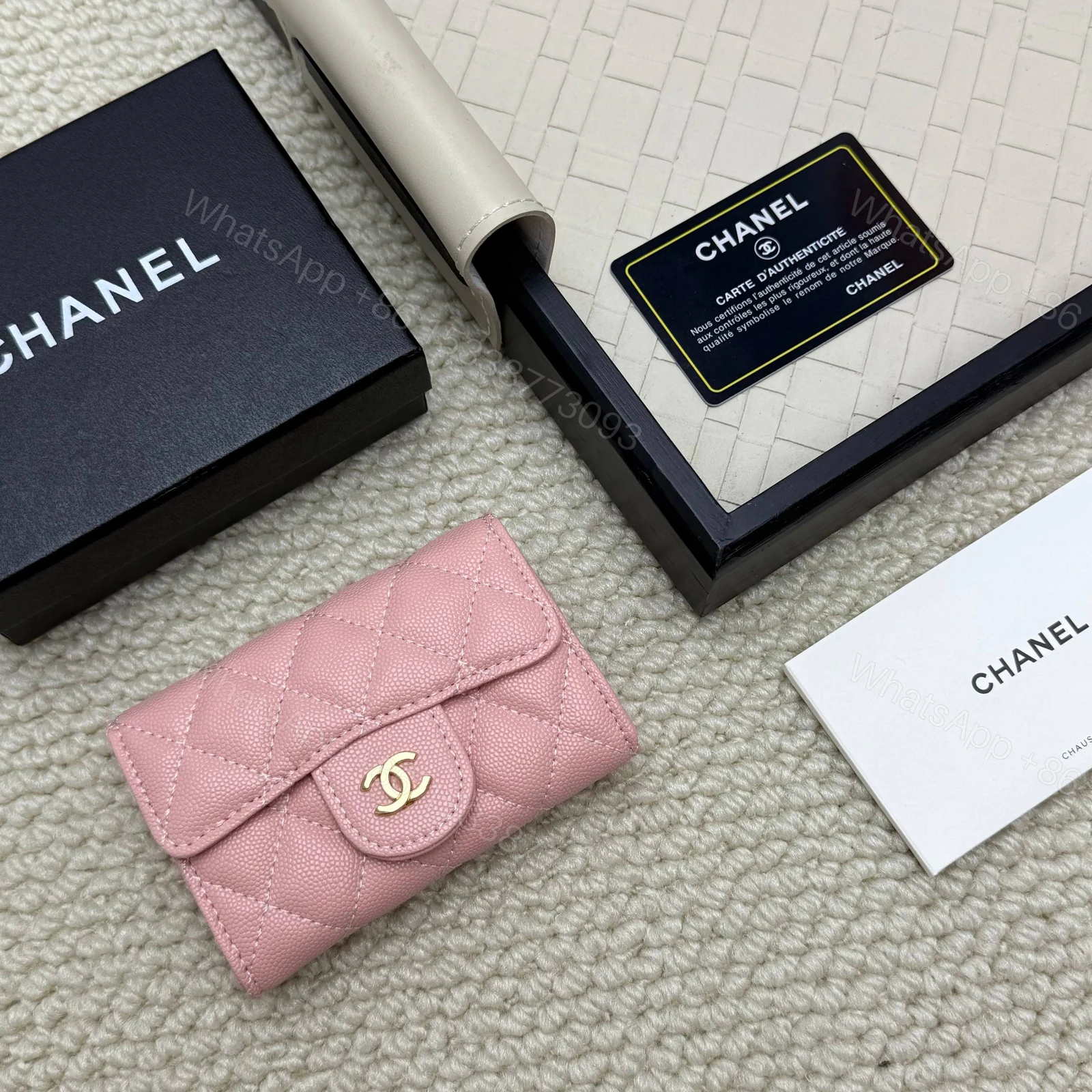 Chanel高仿粉裸色短夾 淡雅配色女生日常百搭小皮夾 — view 1
