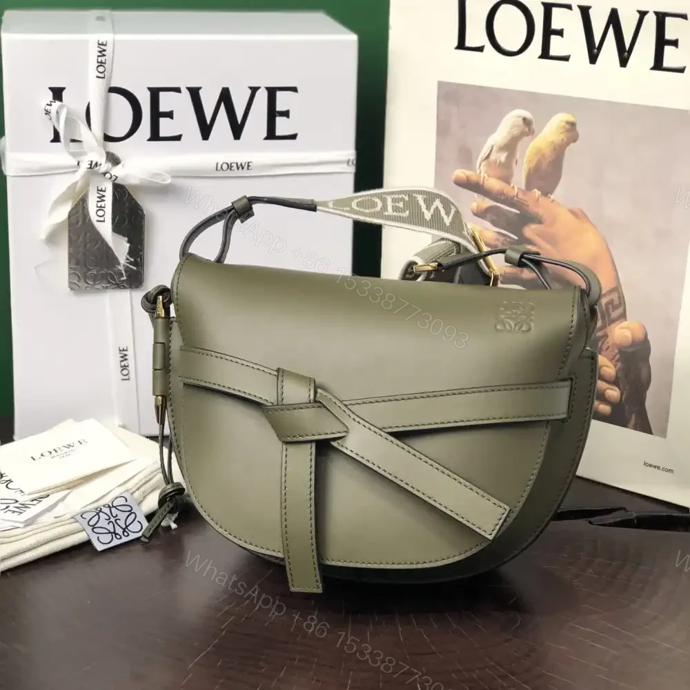 View 3 of 高仿Loewe*Gate系列4357小牛皮斜挎包綠色Mini免檢版