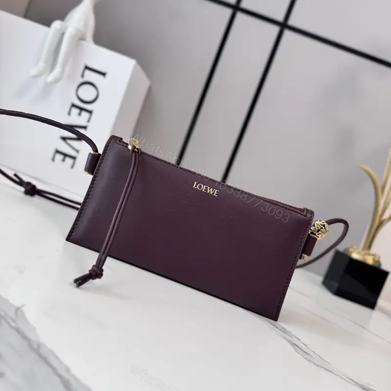 Premium Leather Crossbody: Elegant Minimalist Hardware — view 1