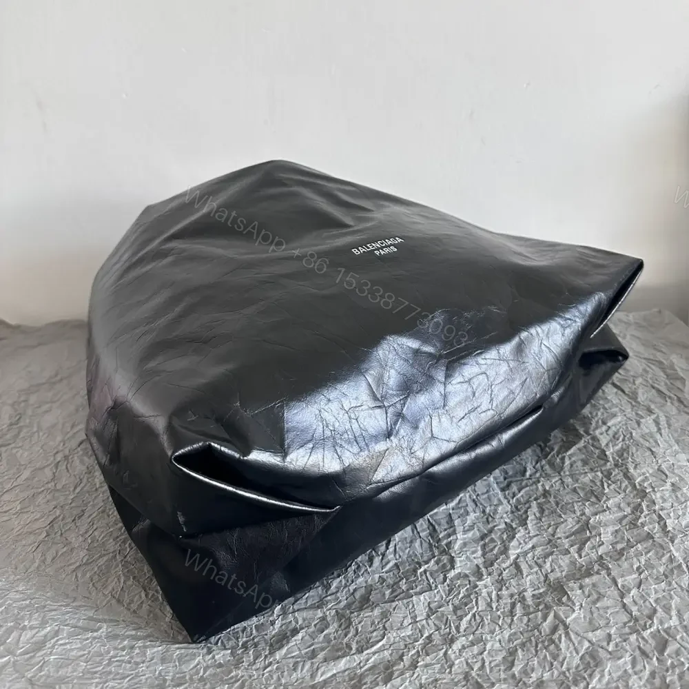 View 8 of 高仿Balenciaga2023年新款Crushtote垃圾袋大號