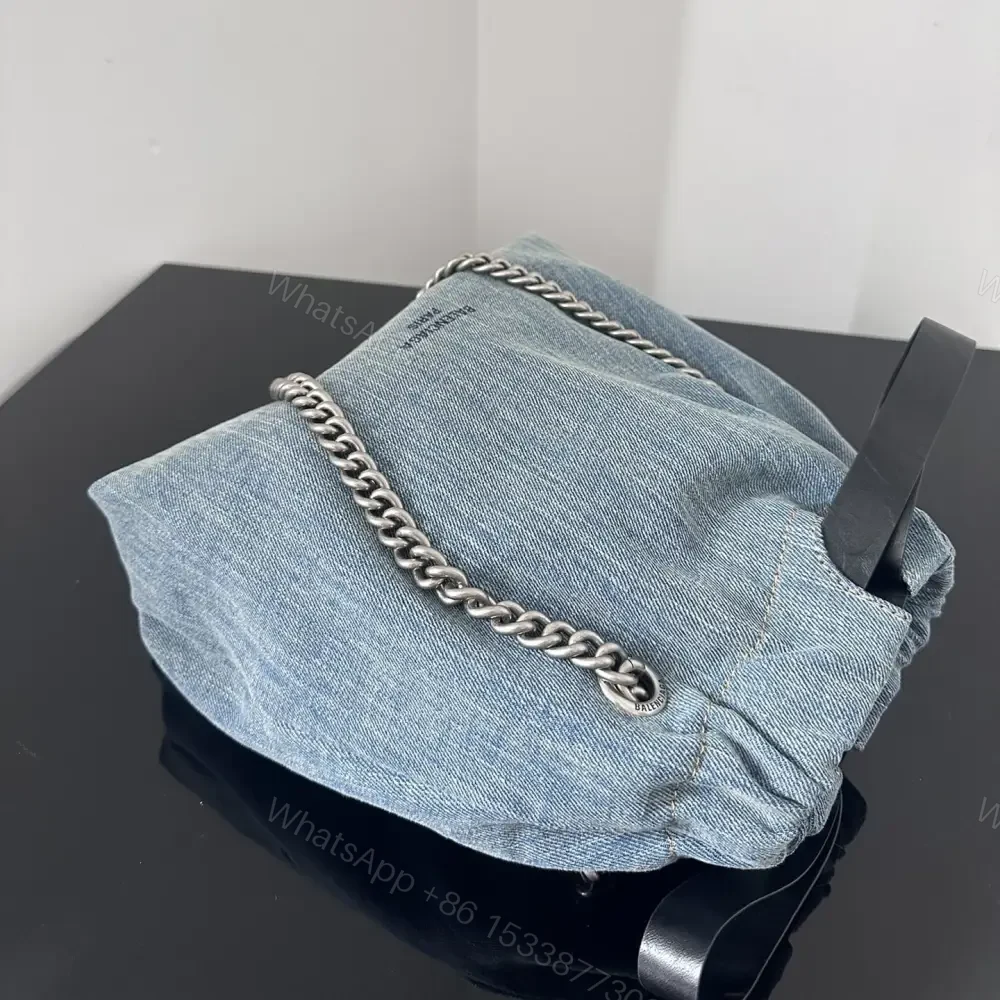 View 4 of 高仿Balenciaga2023年新款Crushtote牛仔布垃圾袋小號