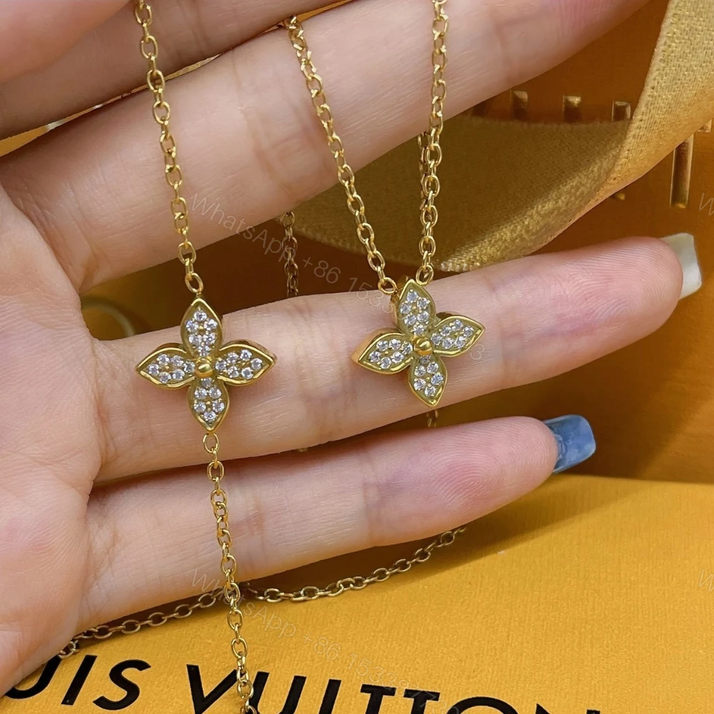 View 6 of Louis Vuitton Star Blossom Bracelet Gold Q95666