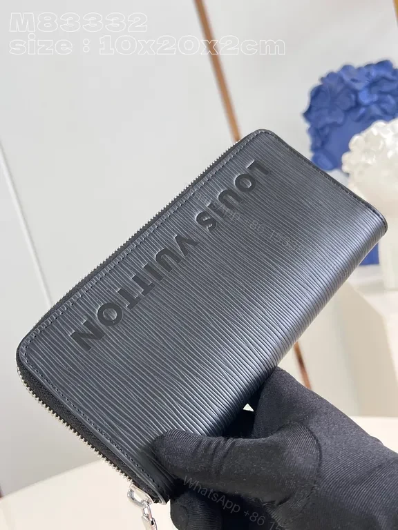 Chic Textured Wallet with Bold LV Branding - Slim Zip — view 1