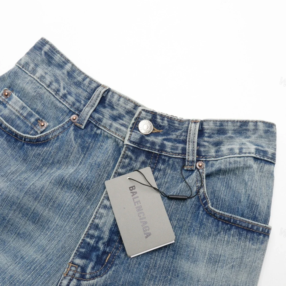 View 3 of 高仿Balenciaga*SS24系列783697塗層字面牛仔褲