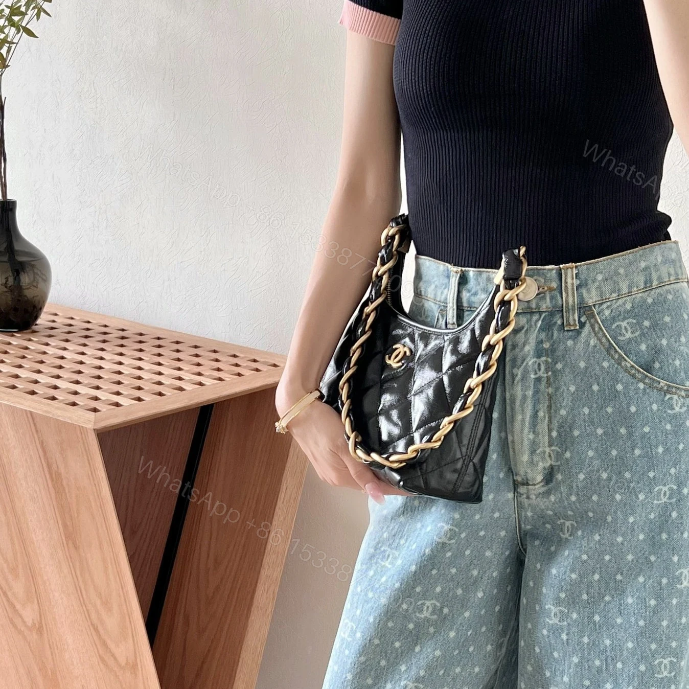 View 20 of 高仿Chanel*24A系列AS4922小羊皮流浪包小號免檢版