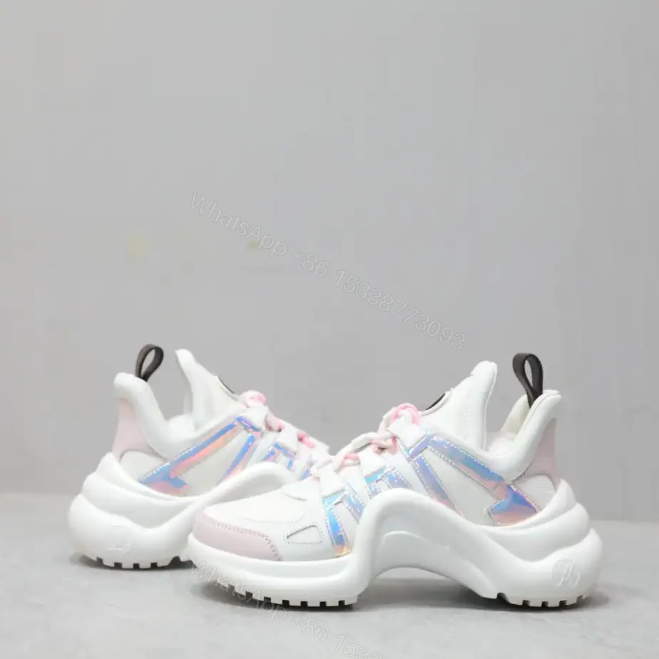 View 3 of LV ARCHLIGHT SNEAKER – LSVM007