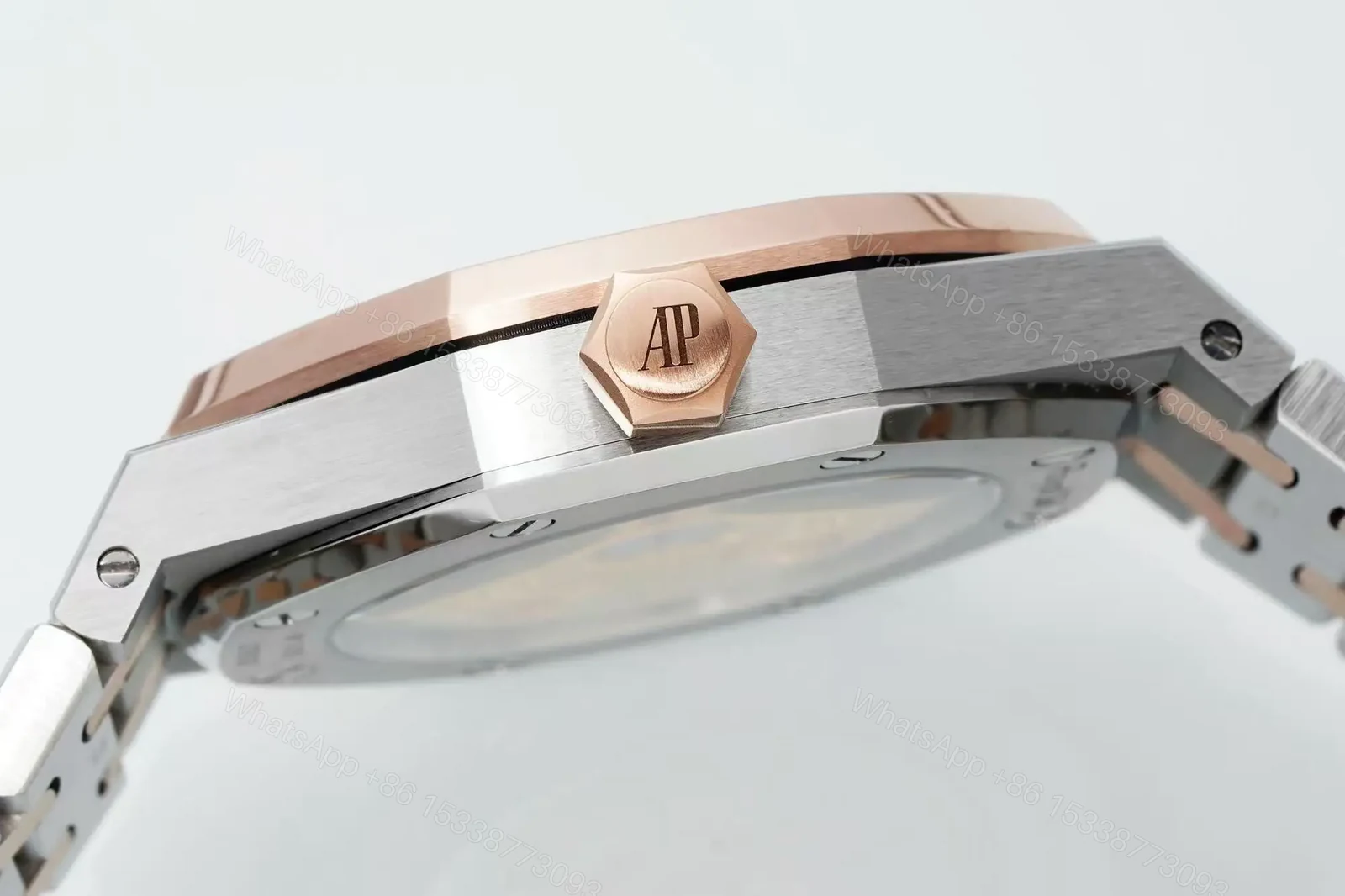 View 10 of Replica Audemars Piguet Royal Oak Selfwinding Silver 15400SR.OO.1220SR.01