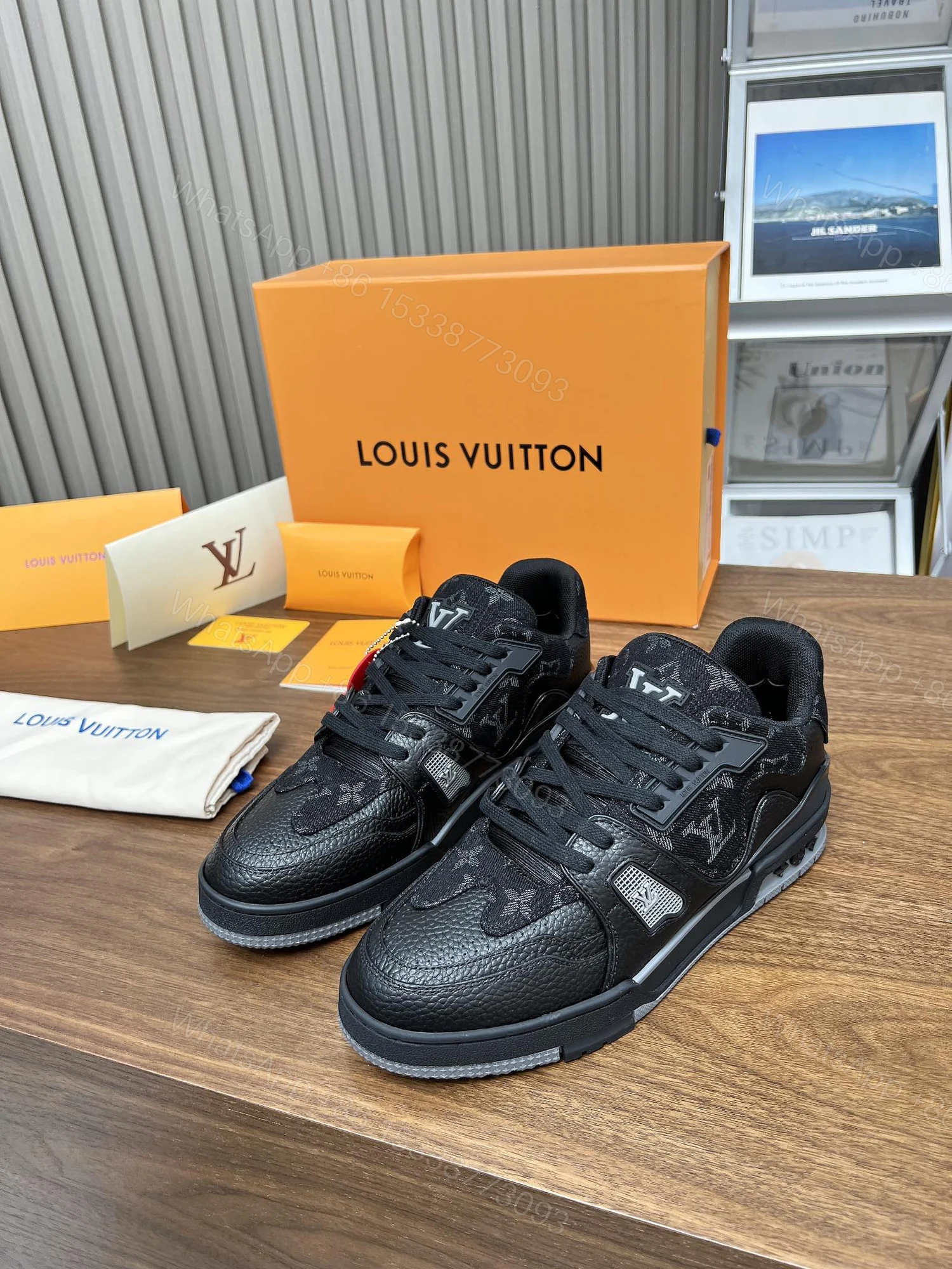 LV A貨黑色Monogram運動鞋 全黑高街帥氣設計款 — view 1
