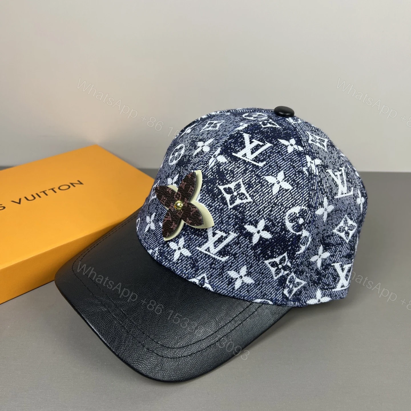 高仿LV Monogram 牛仔壓紋棒球帽 — view 1