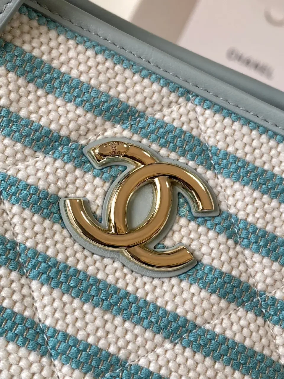 View 3 of Coastal Striped Tote: Premium Everyday Chic Carry-All