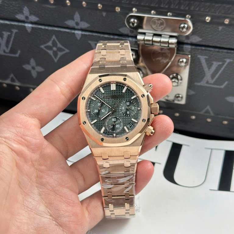 Audemars Piguet Royal Oak 26240 Super Clone Green Dial — view 1