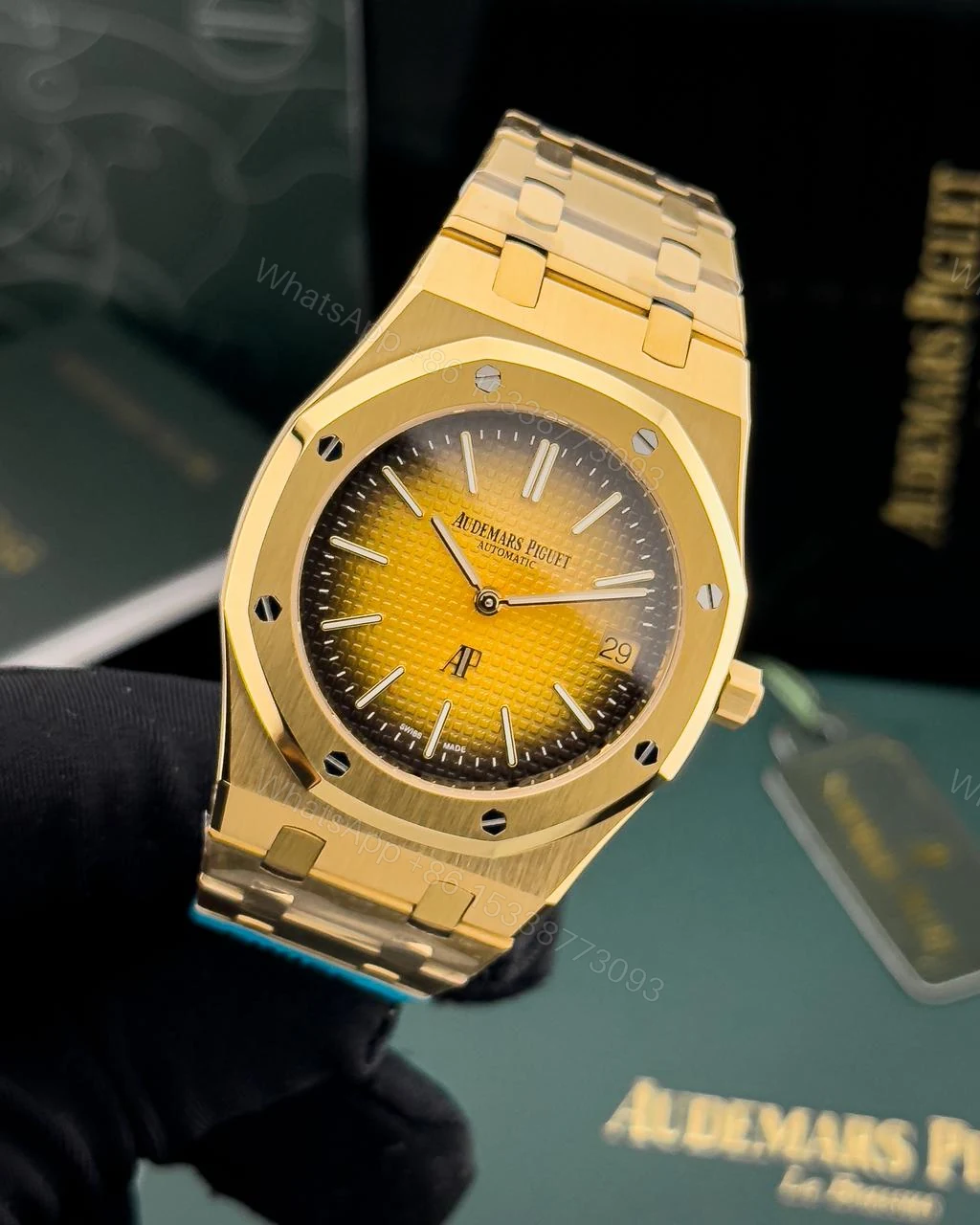Audemars Piguet Royal Oak Jumbo Extra Thin Watch — view 1