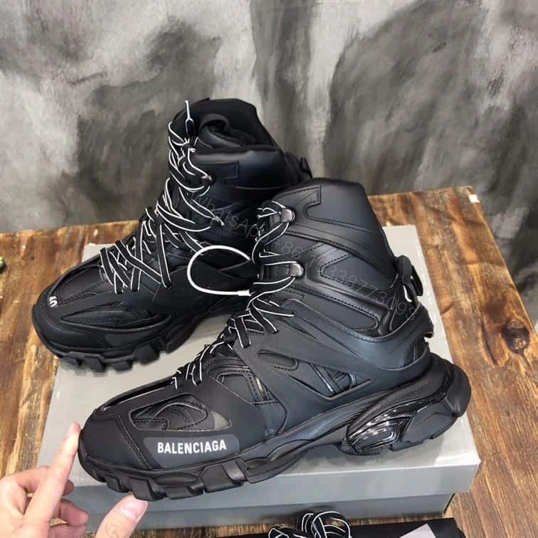 View 3 of MEN’S TRACK HIKE TRAINERS IN BLACK – BB168