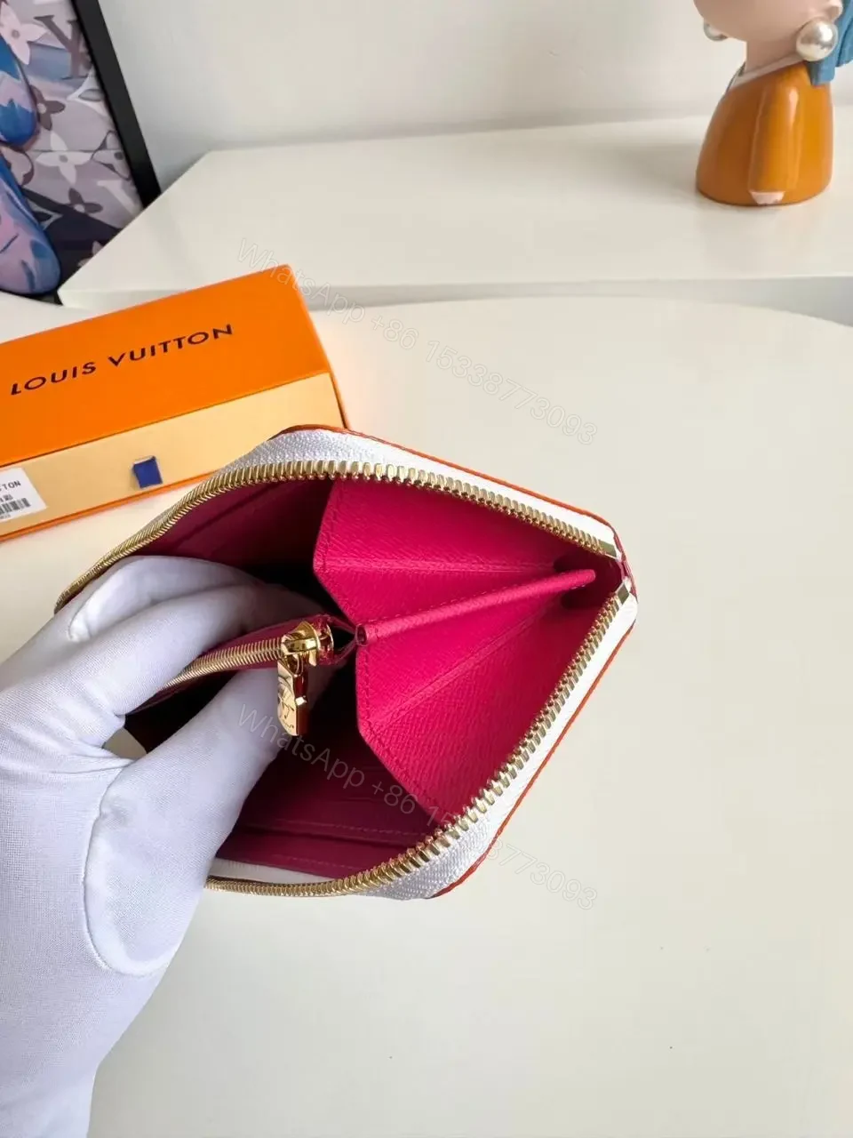 Louis Vuitton x Takashi Murakami Zippy Wallet — view 2