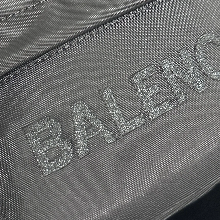 View 10 of 高仿BalenciagaWheelBeltpack系列尼龍胸包黑色