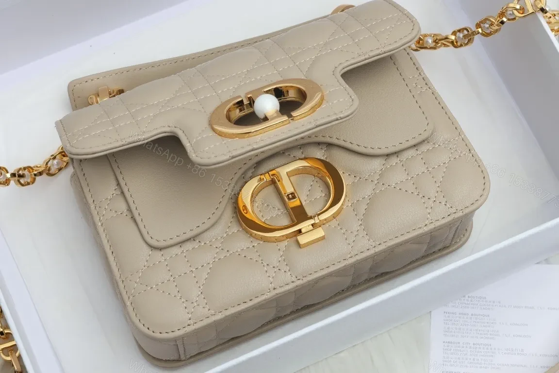 View 8 of Chic Chain-Link Quilted Mini Bag: Luxury Crossbody Elegance