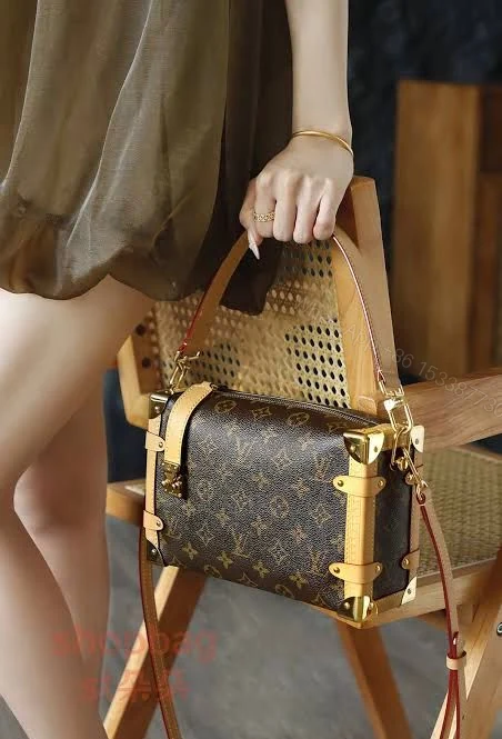 View 9 of FIRST COPY LOUIS VUITTON MM MONOGRAM GIFT SET COMBO
