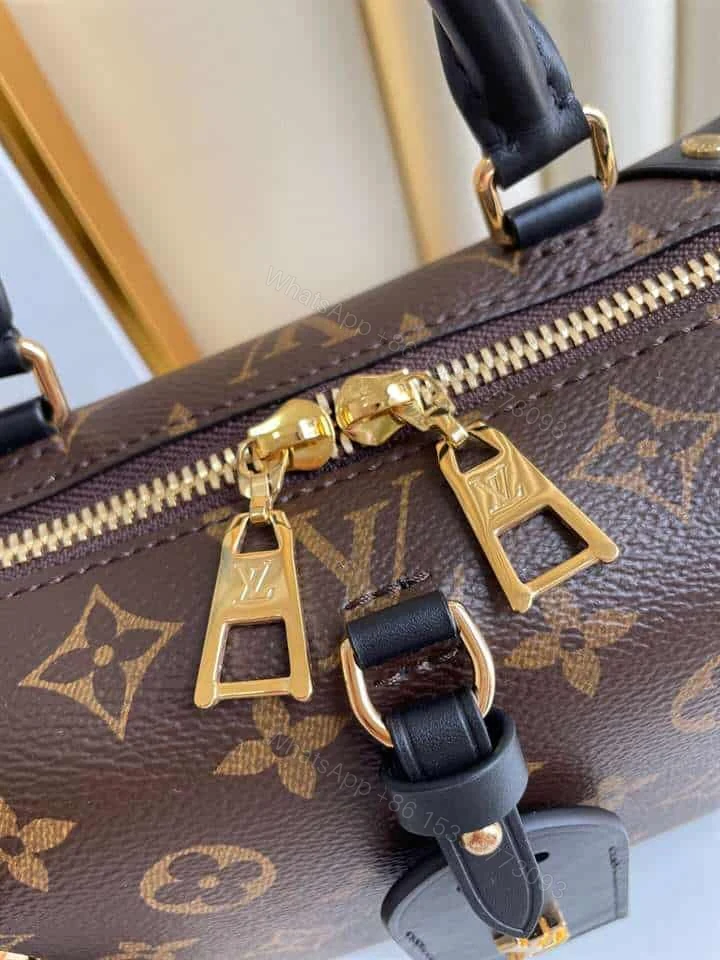 View 7 of LOUIS VUITTON PETITE MALLE SOUPLE – LBV227